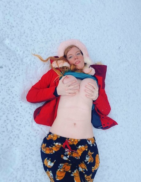 gingergirlie nude pornstar pics