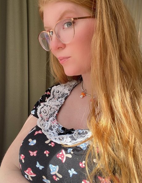 huge shemale onlyfans naked image