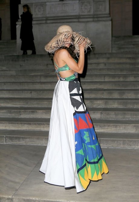 Rosario Dawson star pretty picture