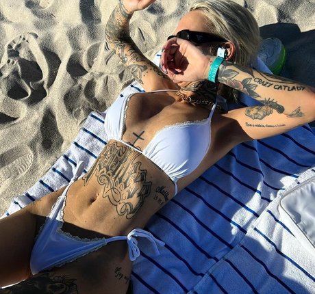 Paulina Paow sexy actress pictures