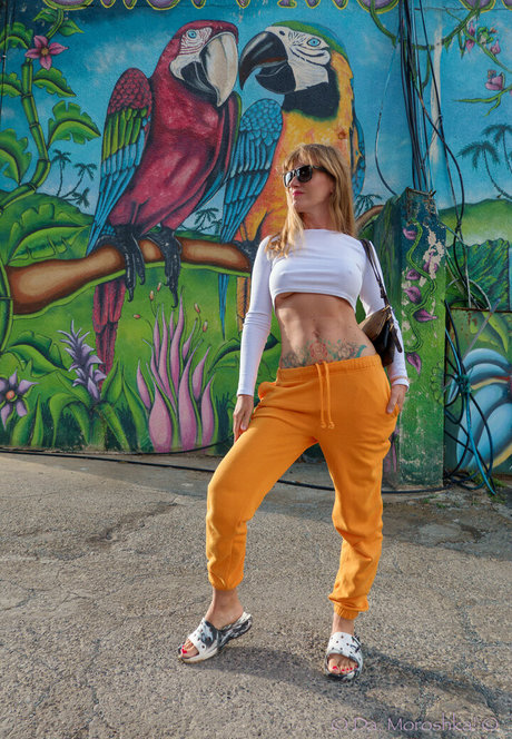 Da Moroshka star hot photos