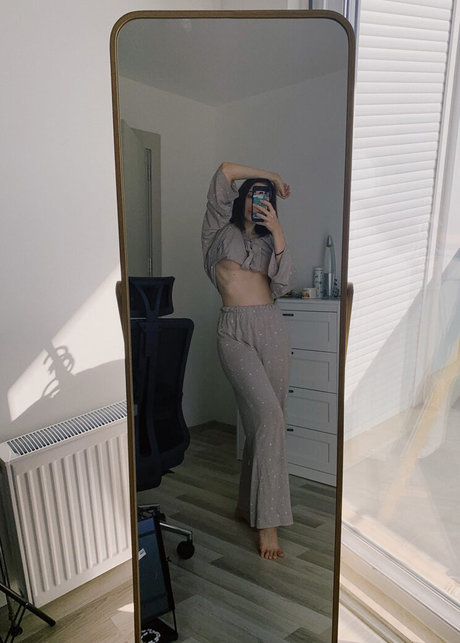 summermur model hot picture