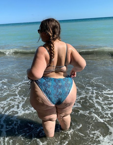 queenmaison adult model gallery