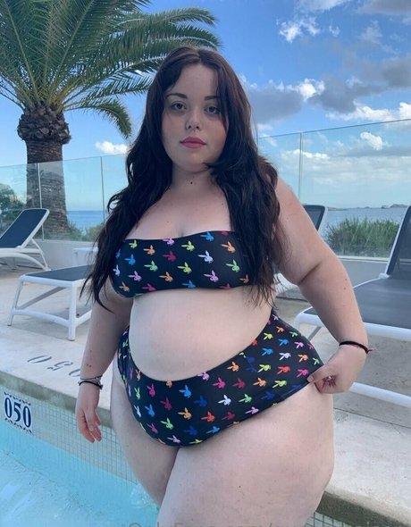 queenmaison beautiful model gallery