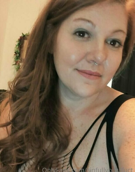 sinfullypurrfuct adult model pic