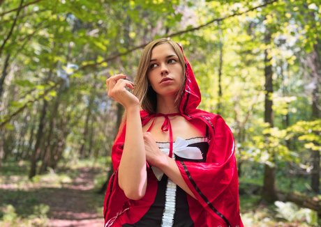 emmapaid model high quality pic