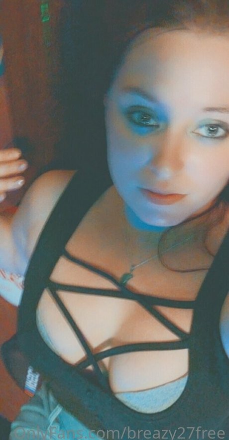 breazy27free model top img