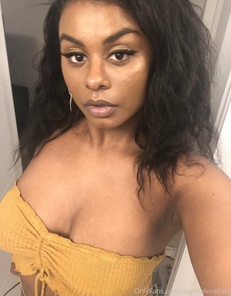 dayshalovefreepromo model sexy photo