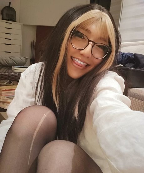 Nicxlinha pretty model picture