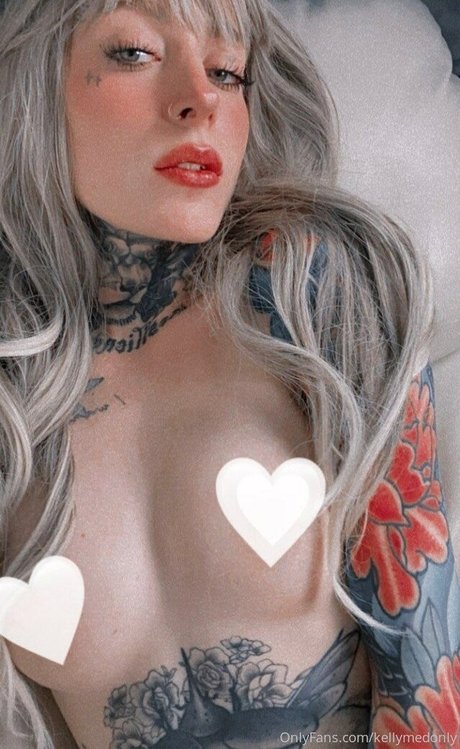 Kelly Medanie pretty pornstar pics