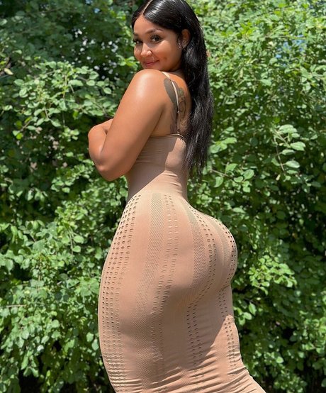 Darla Dimples model adult picture