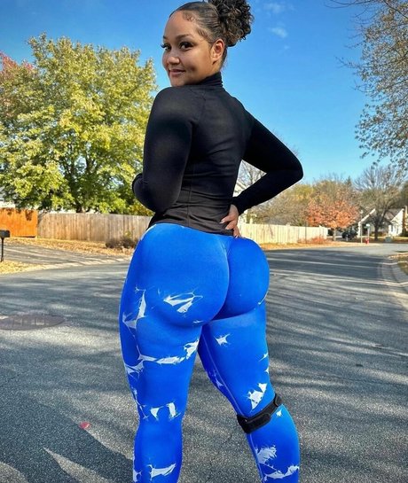 Darla Dimples model best photos