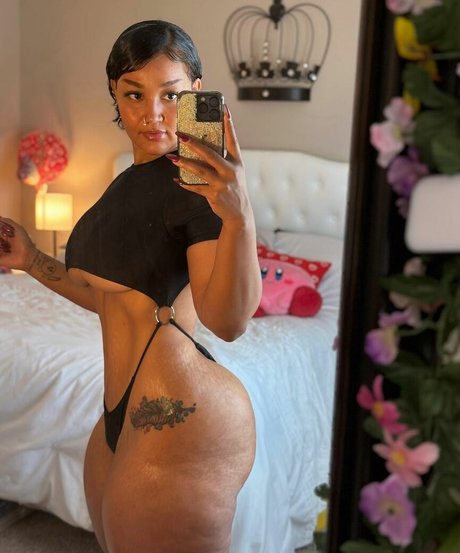 Darla Dimples model pornographic pictures