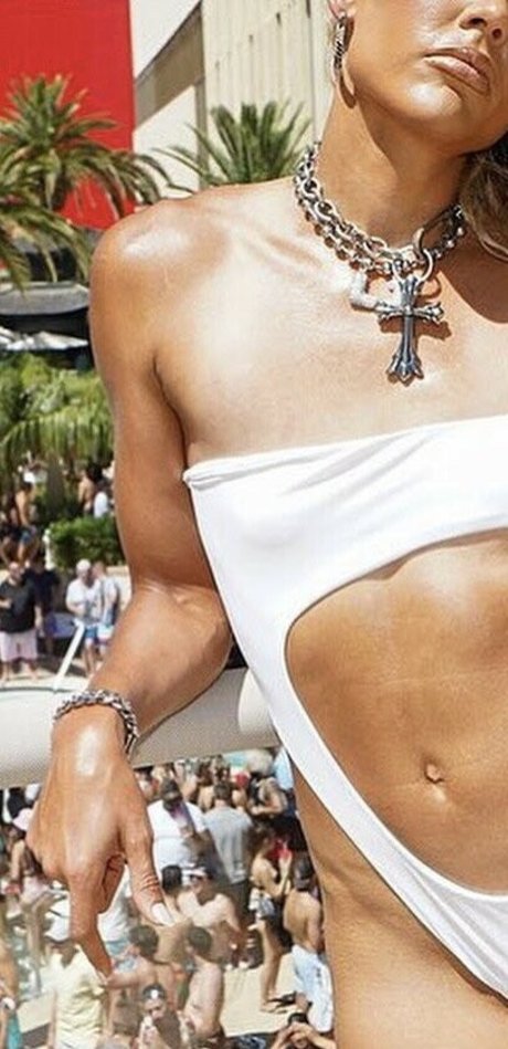 Lolo Jones nice pornstar gallery