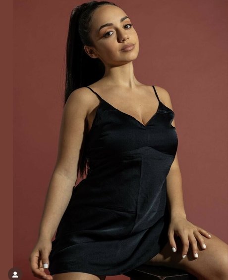 stepdaughter onlyfans hot porn pic