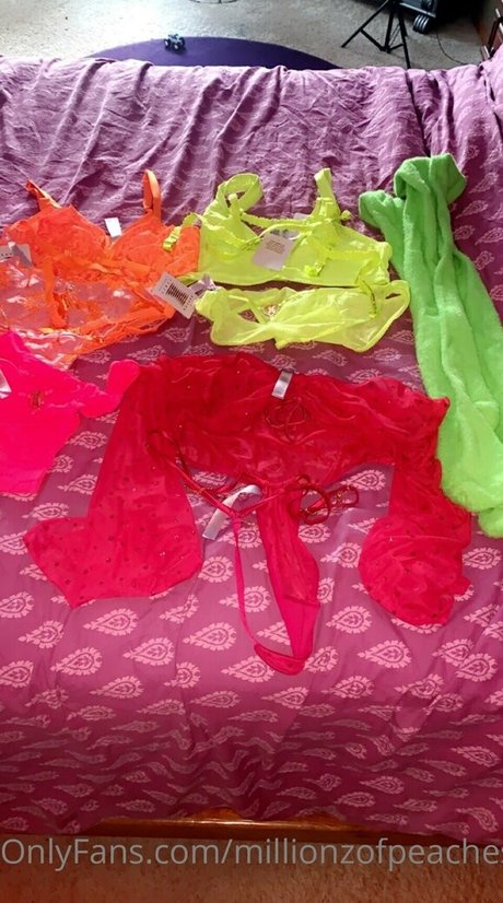 millionzofpeaches pornstar img