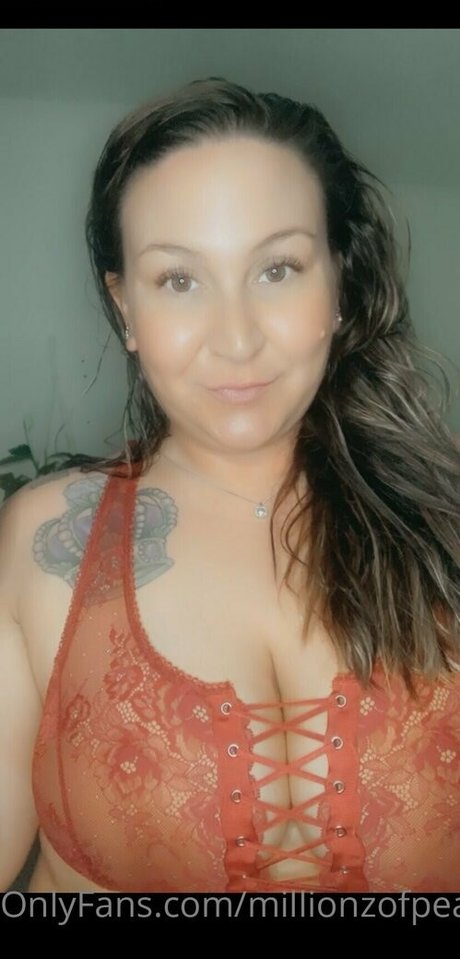 millionzofpeaches pornstar hot img