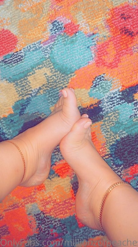 millionzofpeaches top model photo