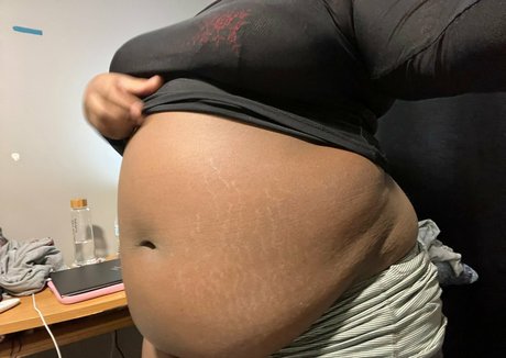 faeriefeedee naked model img