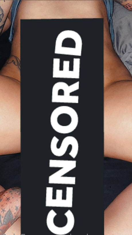 SimplyUncovered xxx pornstar pictures