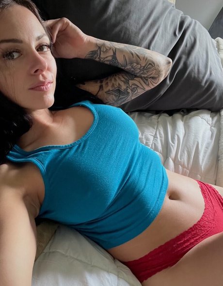 Jade Banx naked actress image