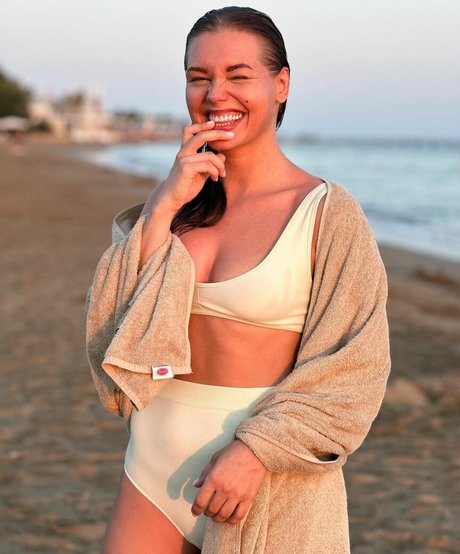 Kristina Asmus sexy star pictures