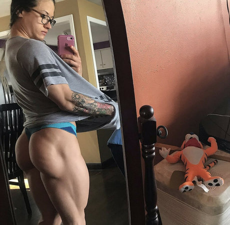 Francesca Mujica sexy model image