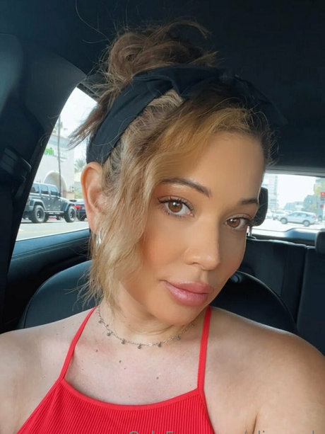 AliRosePB pornstar erotic galleries