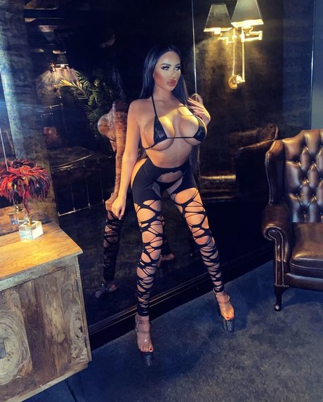 Paris Milan beautiful pornstar img