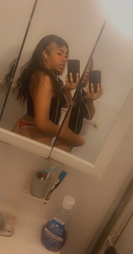 thiccxms model adult image