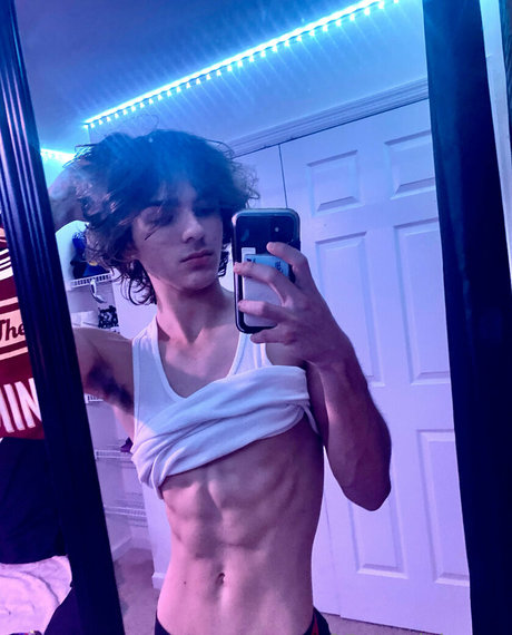 topless onlyfans pretty img