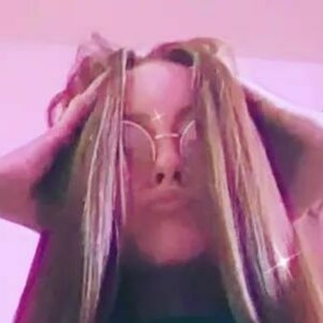 ane96 hot model image