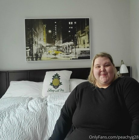 peachyg28 exclusive actress image