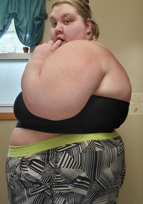 peachyg28 pornstar art picture