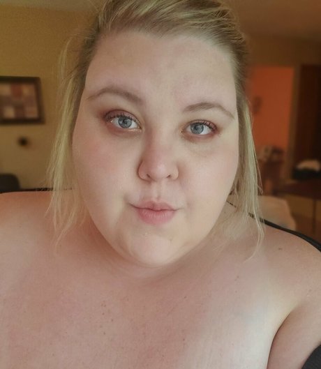 peachyg28 art pornstar pic