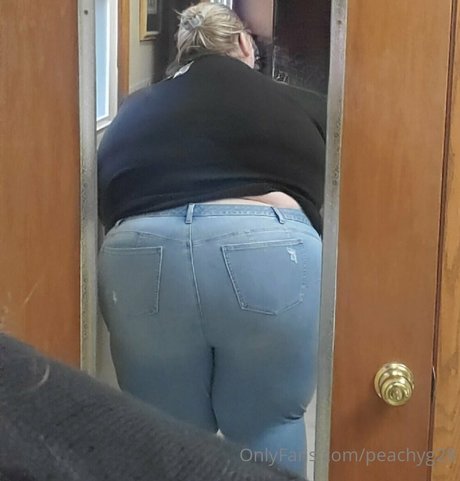 peachyg28 erotic pornstar photos