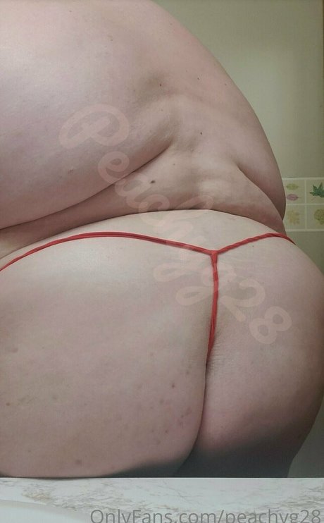 peachyg28 porn star photos