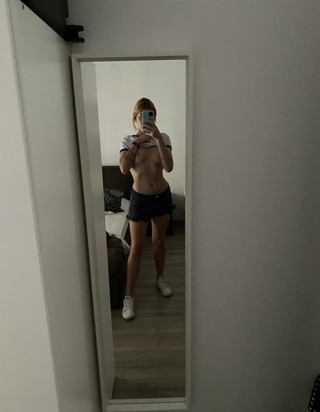 prettydommm model pornographic picture