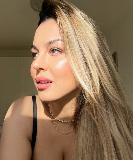 Barbara Goulart beautiful pornstar pictures