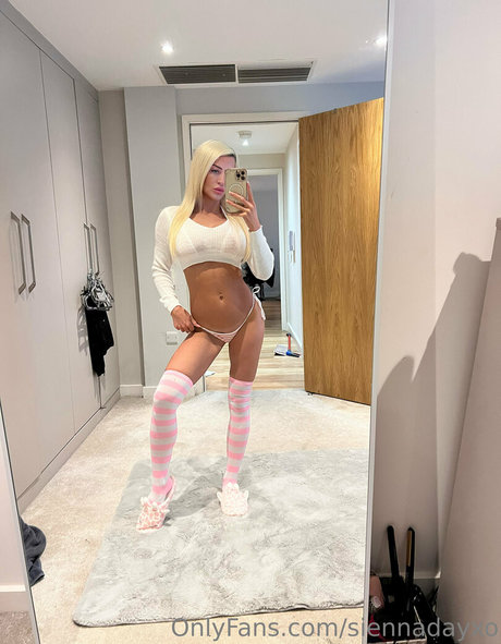 siennadayxo star best photos