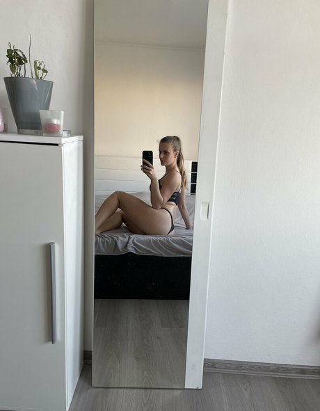 badsophiefree high quality pornstar pictures