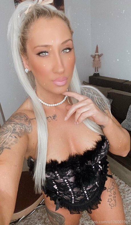 anksunamoon hot pornstar pictures