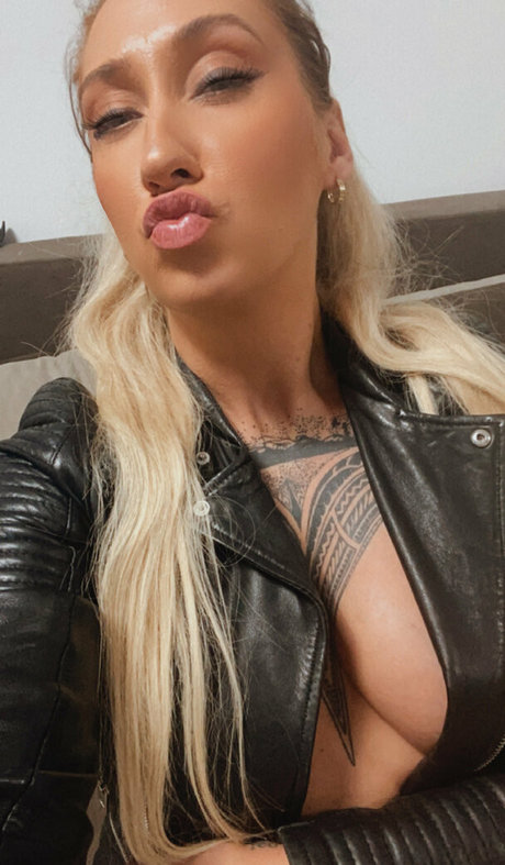 anksunamoon model erotic pic