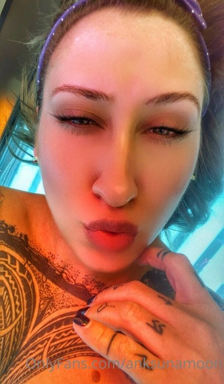 anksunamoon model perfect gallery