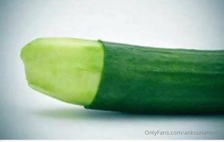 anksunamoon pretty actress pic