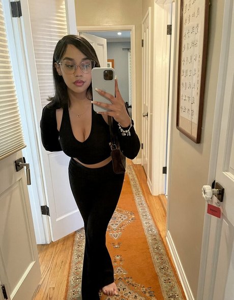 itsqueennovaa top actress galleries