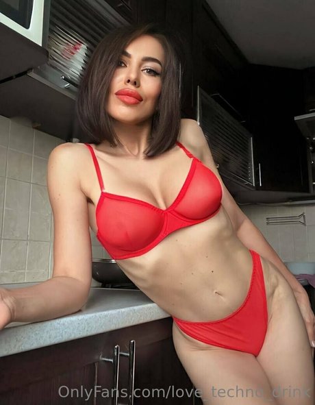 love techno drink high quality actress img