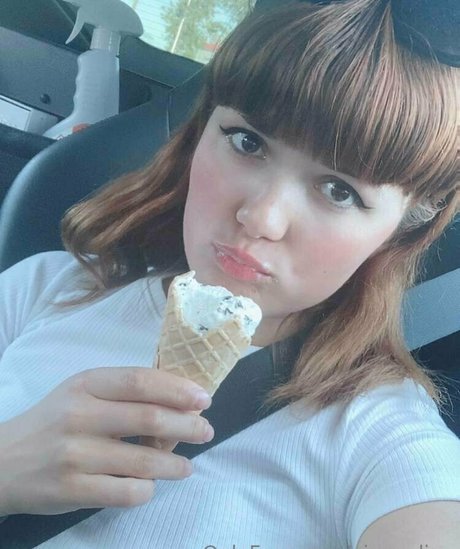 vixenalisa model naked gallery