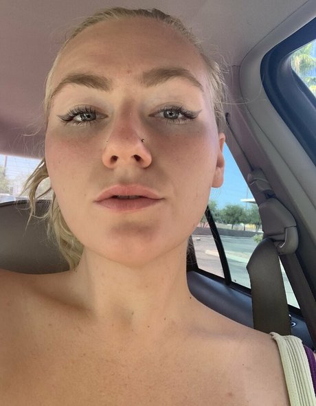 blondefeedee pornstar sexy pictures