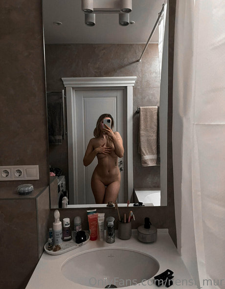 Nensi Mur pornstar sex photo